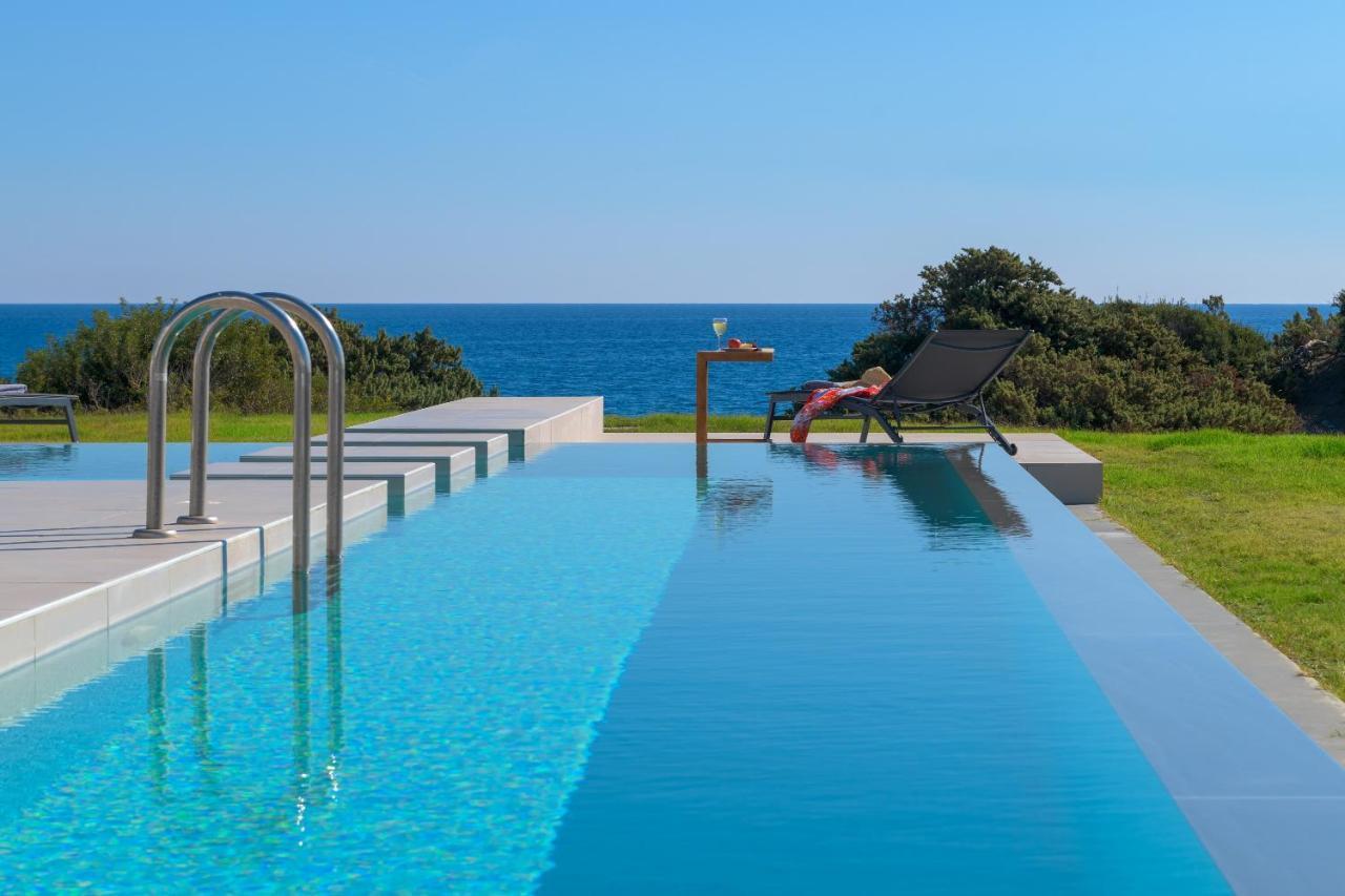 Albatross Beach Front Villas Jenadi Zewnętrze zdjęcie