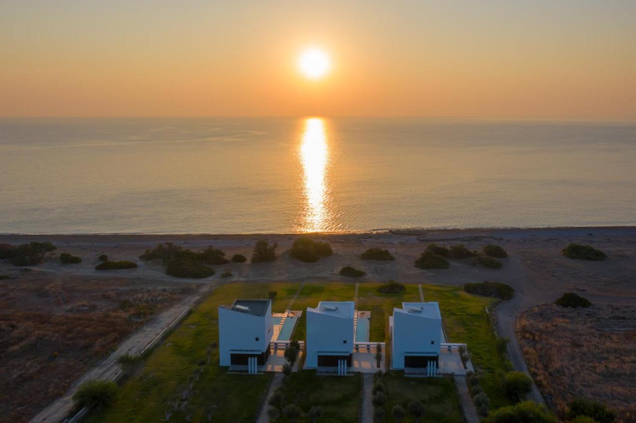 Albatross Beach Front Villas Jenadi Zewnętrze zdjęcie