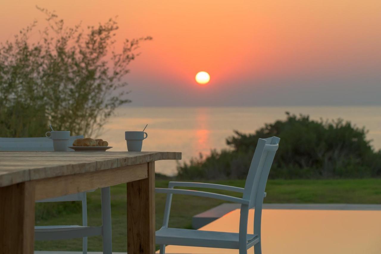 Albatross Beach Front Villas Jenadi Zewnętrze zdjęcie